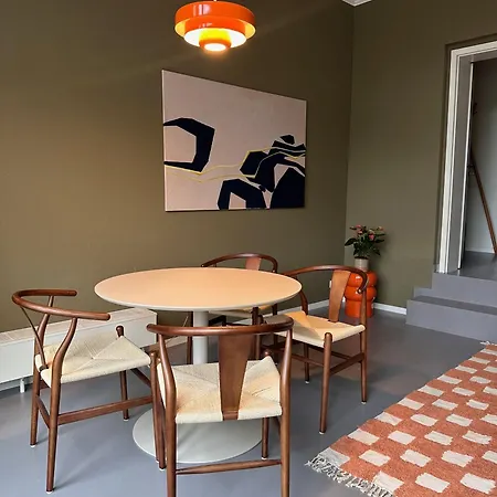 Hinterhaus In Ruhiger Toplage